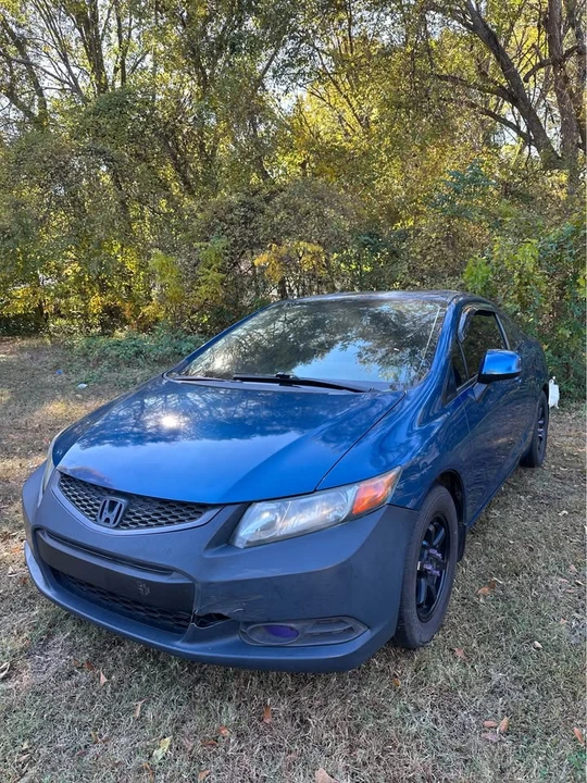 2012 Honda Civic 9th Gen - Image 2 of 10