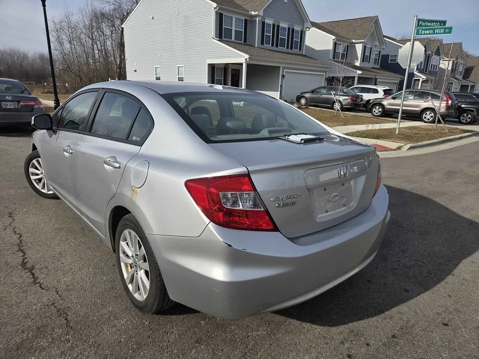 2012 Honda Civic 9th Gen - Image 10 of 17