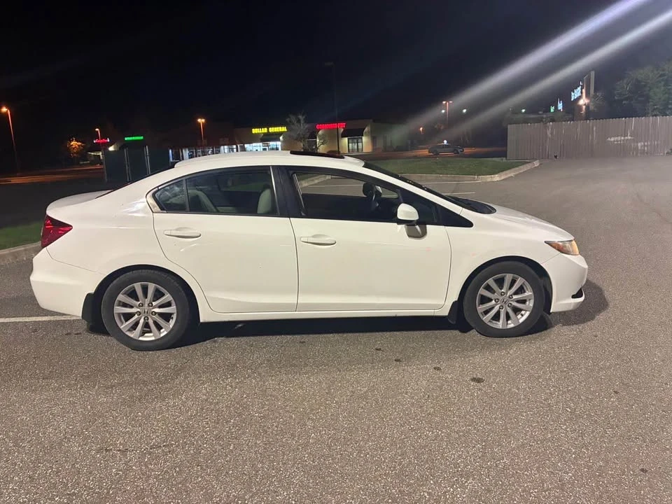 2012 Honda Civic 9th Gen - Image 3 of 5