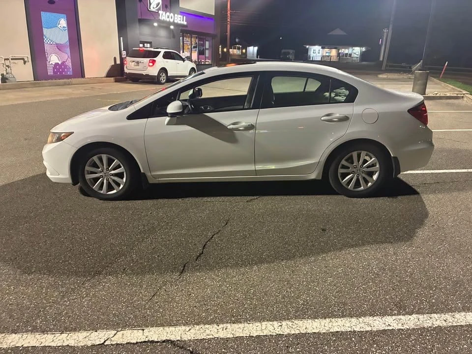 2012 Honda Civic 9th Gen - Image 2 of 5