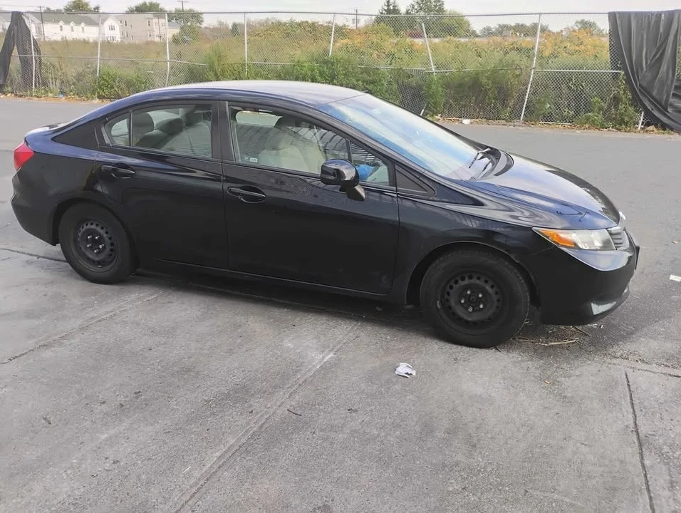 2012 Honda Civic 9th Gen - Image 2 of 9