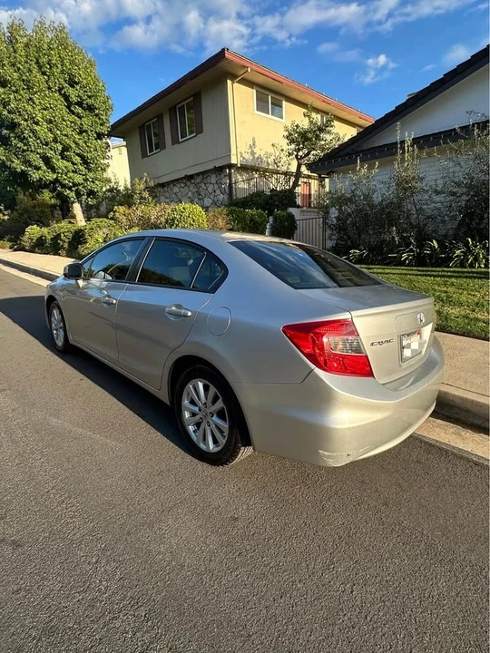 2012 Honda Civic 9th Gen - Image 5 of 10