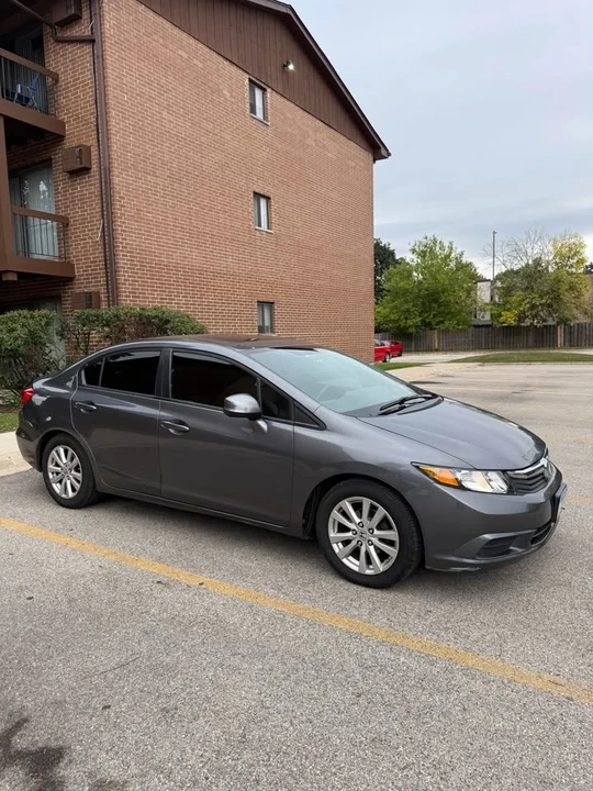 2012 Honda Civic 9th Gen - Image 5 of 13