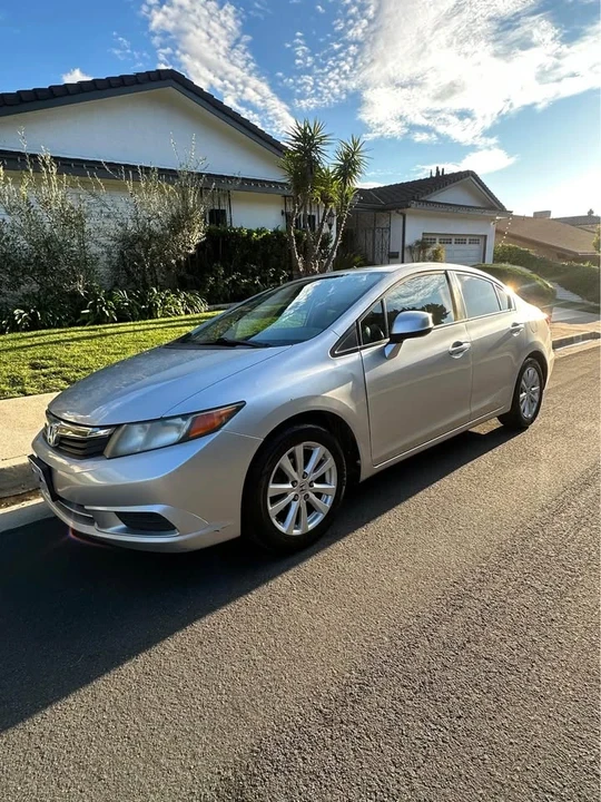 2012 Honda Civic 9th Gen - Image 3 of 10