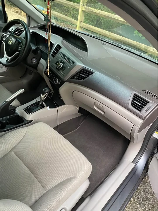 2012 Honda Civic 9th Gen - Image 3 of 4