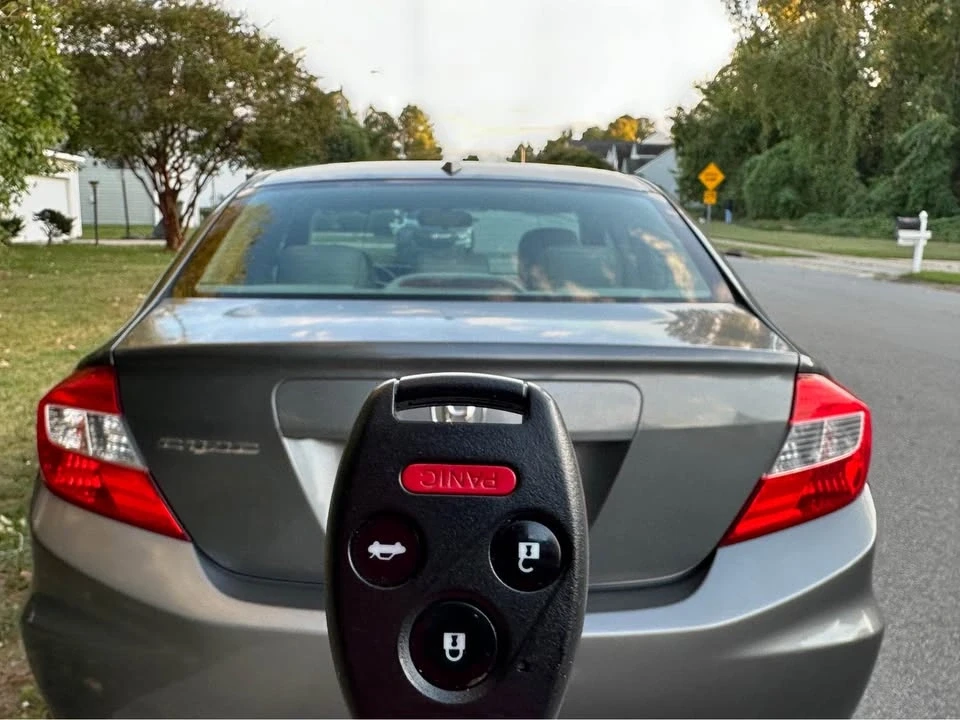 2012 Honda Civic 9th Gen - Image 4 of 9