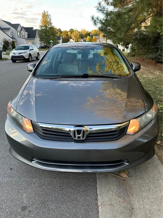 2012 Honda Civic 9th Gen - Image 2 of 9