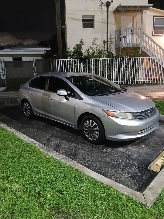 2012 Honda Civic 9th Gen - Image 2 of 19