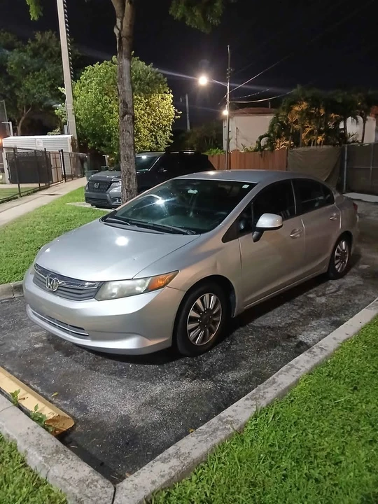 2012 Honda Civic 9th Gen - Image 3 of 19