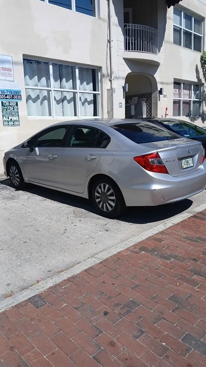 2012 Honda Civic 9th Gen - Image 5 of 19