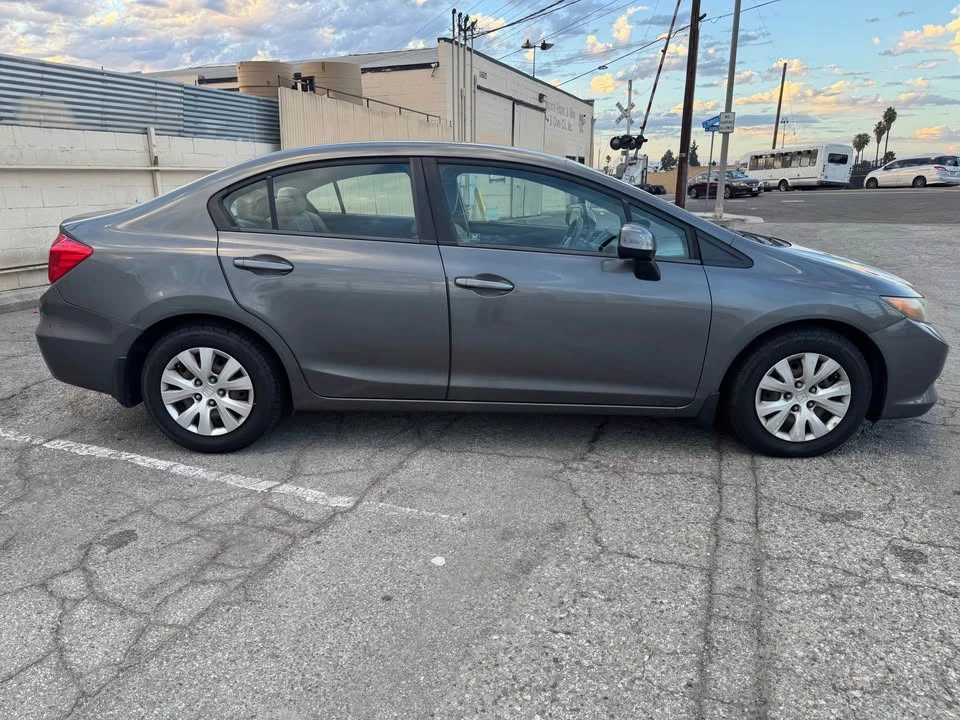 2012 Honda Civic 9th Gen - Image 5 of 13
