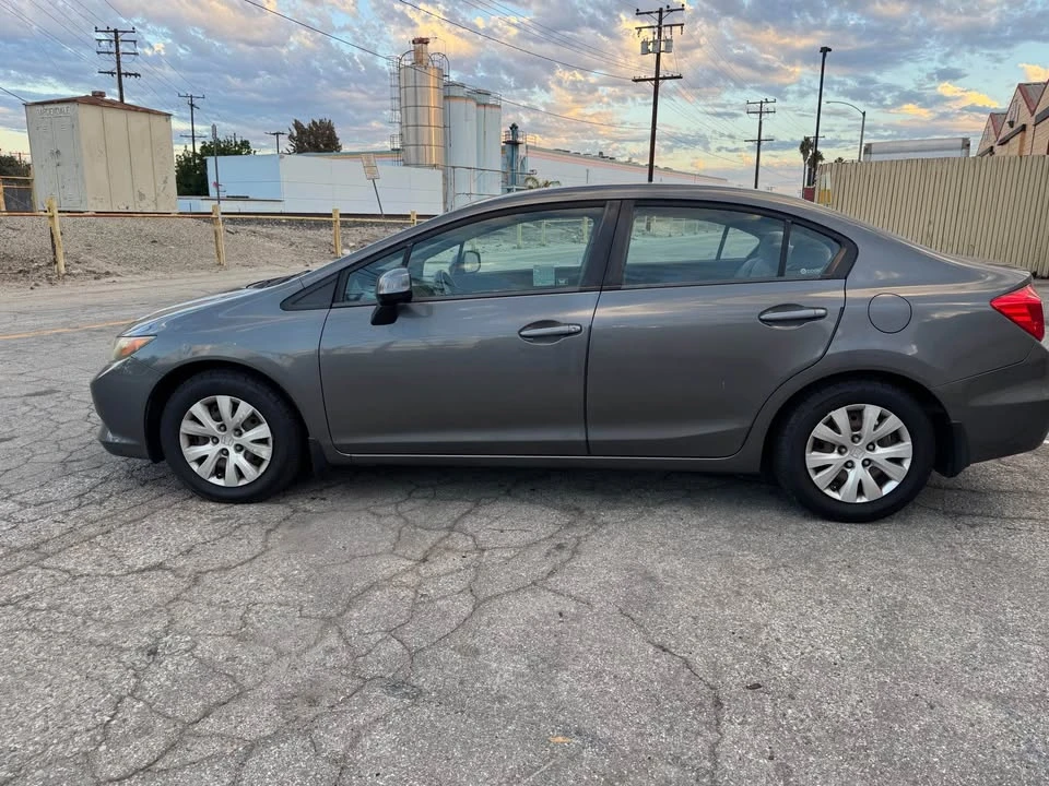 2012 Honda Civic 9th Gen - Image 2 of 13