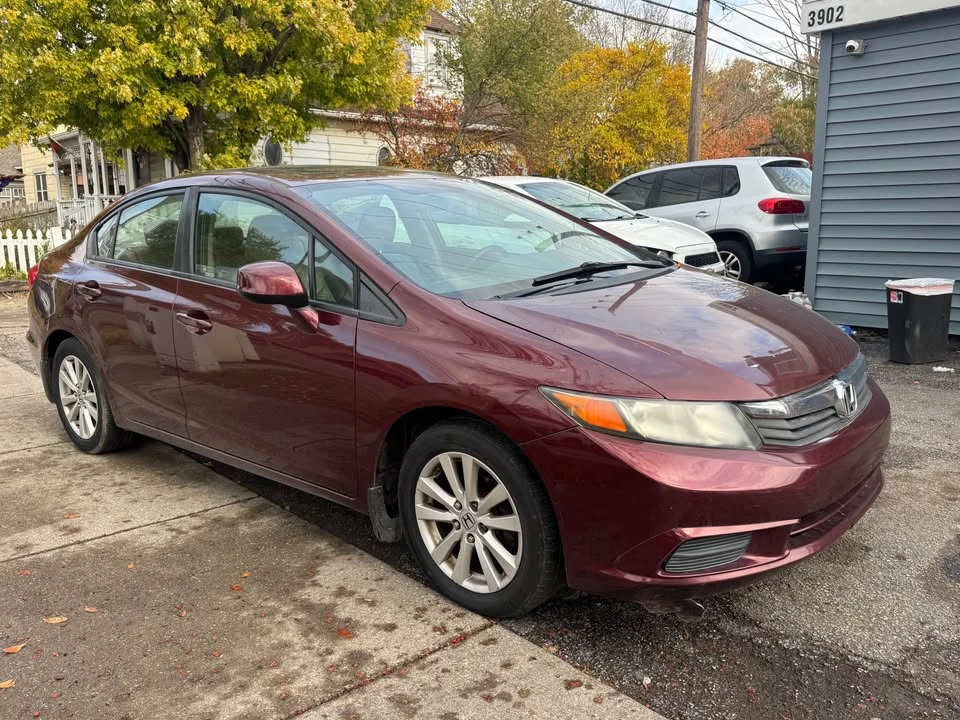 2012 Honda Civic 9th Gen - Image 2 of 11