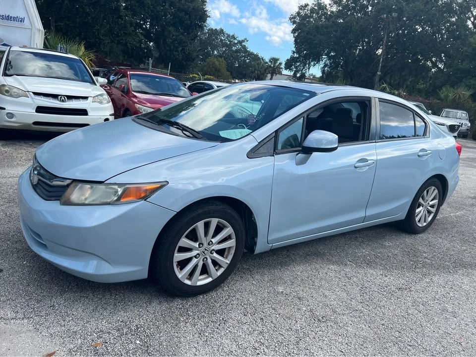 2012 Honda Civic 9th Gen - Image 2 of 11