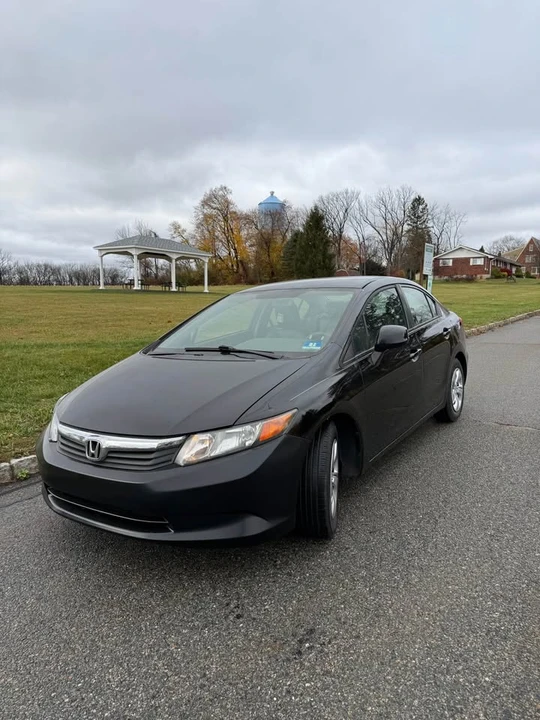 2012 Honda Civic 9th Gen - Image 2 of 8