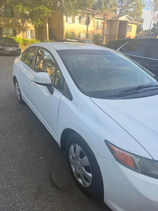 2012 Honda Civic 9th Gen - Image 2 of 8