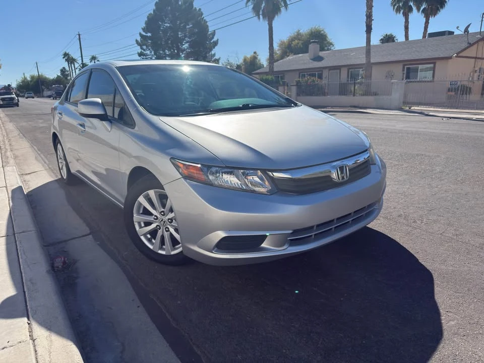 2012 Honda Civic 9th Gen - Image 2 of 12