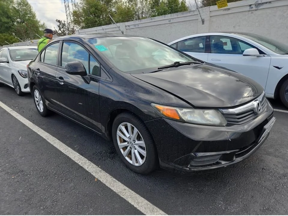 2012 Honda Civic 9th Gen - Image 3 of 12