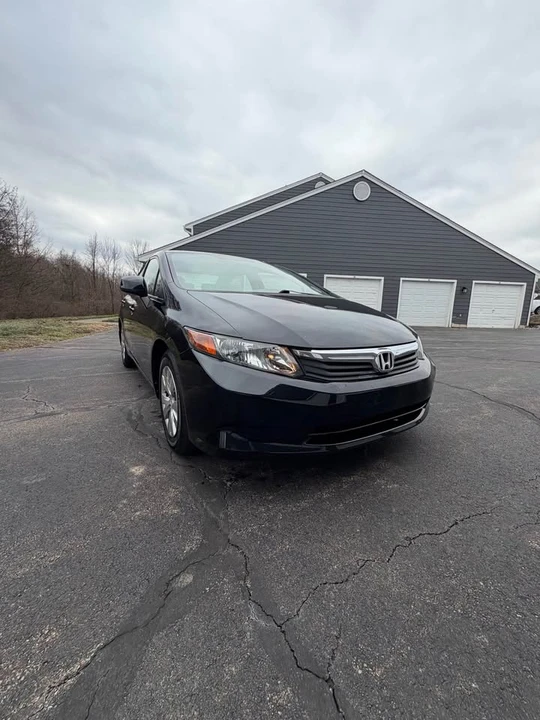 2012 Honda Civic 9th Gen - Image 3 of 12