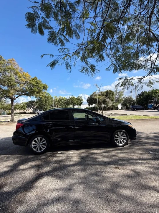 2012 Honda Civic 9th Gen - Image 3 of 4