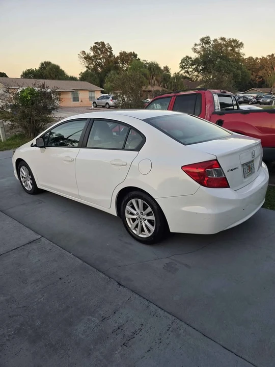 2012 Honda Civic 9th Gen - Image 3 of 10