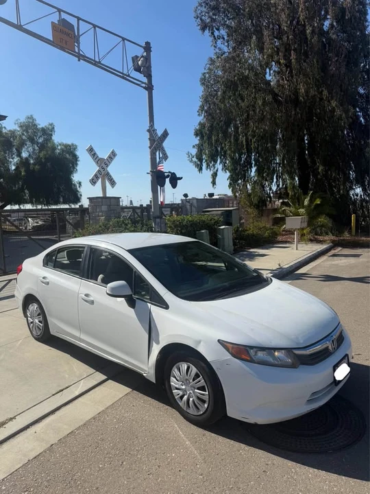 2012 Honda Civic 9th Gen - Image 4 of 6