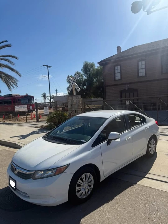 2012 Honda Civic 9th Gen - Image 2 of 6