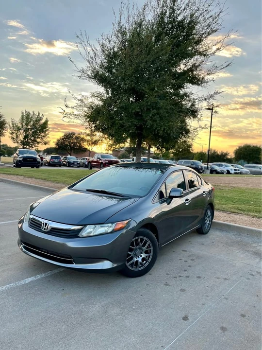 2012 Honda Civic 9th Gen - Image 2 of 15