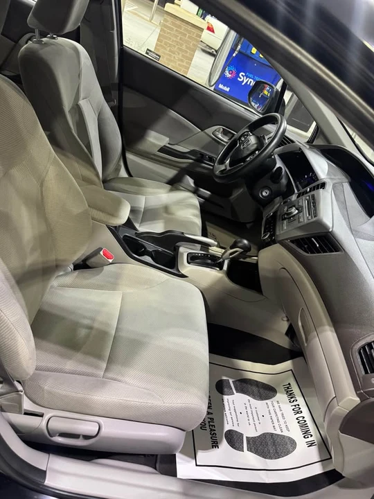 2012 Honda Civic 9th Gen - Image 5 of 8