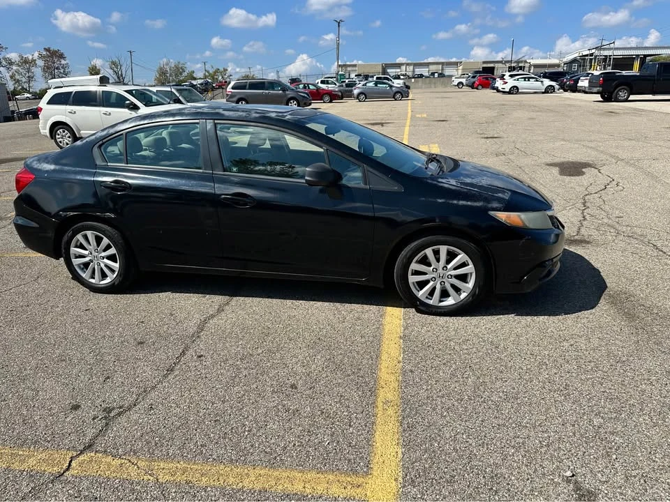 2012 Honda Civic 9th Gen - Image 9 of 15