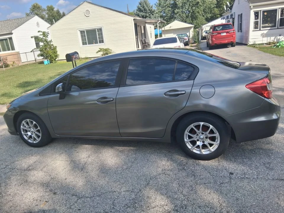 2012 Honda Civic 9th Gen - Image 4 of 8