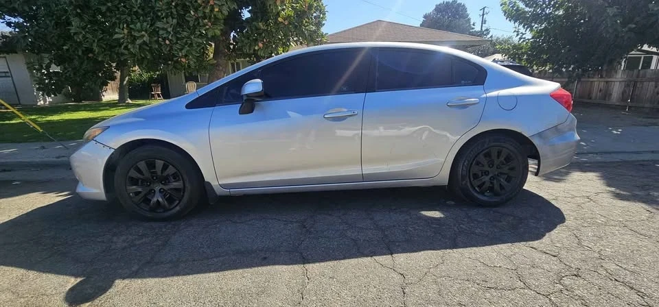 2012 Honda Civic 9th Gen - Image 3 of 12