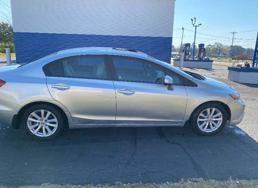 2012 Honda Civic 9th Gen - Image 2 of 6