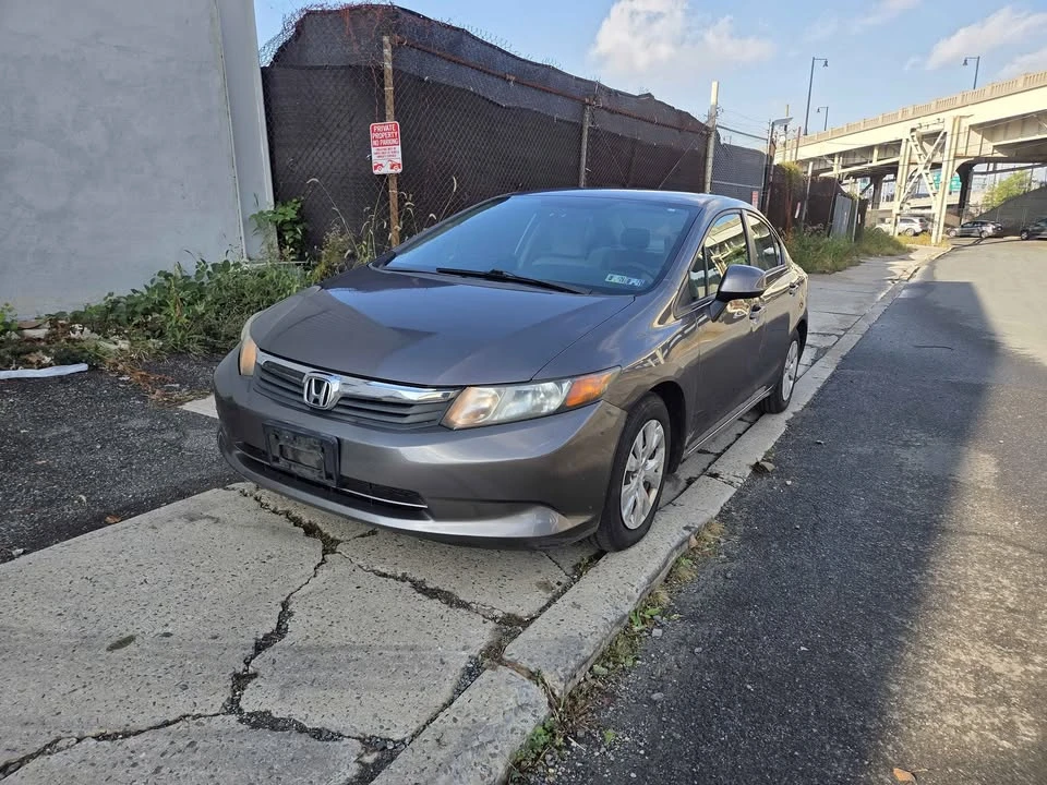 2012 Honda Civic 9th Gen - Image 2 of 10