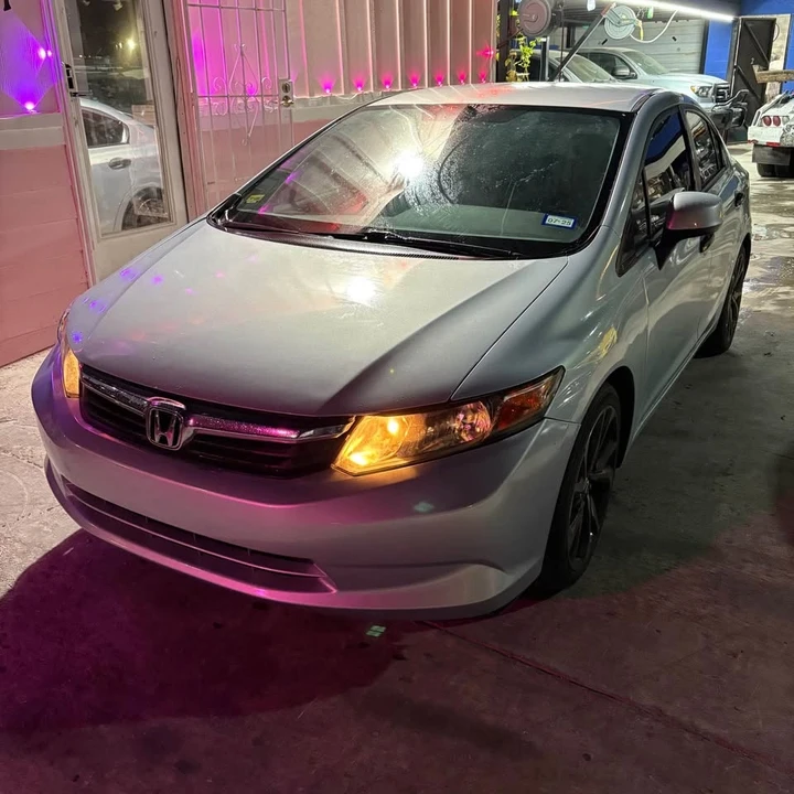 2012 Honda Civic 9th Gen - Image 2 of 8