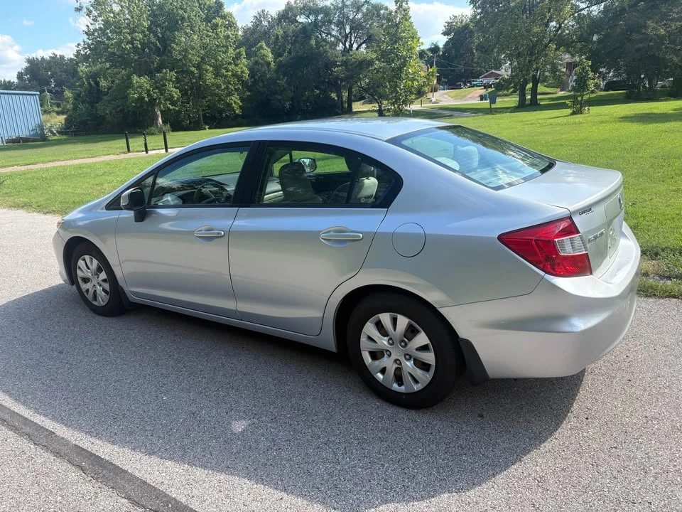 2012 Honda Civic 9th Gen - Image 4 of 7
