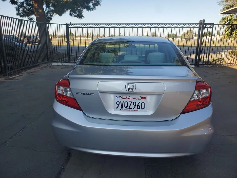 2012 Honda Civic 9th Gen - Image 4 of 8