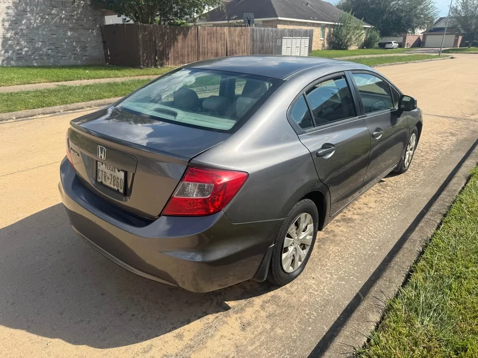 2012 Honda Civic 9th Gen - Image 5 of 11