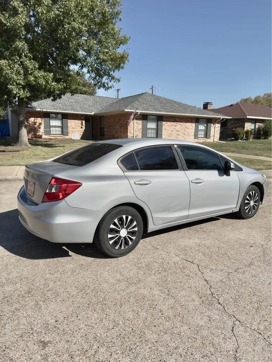 2012 Honda Civic 9th Gen - Image 2 of 6
