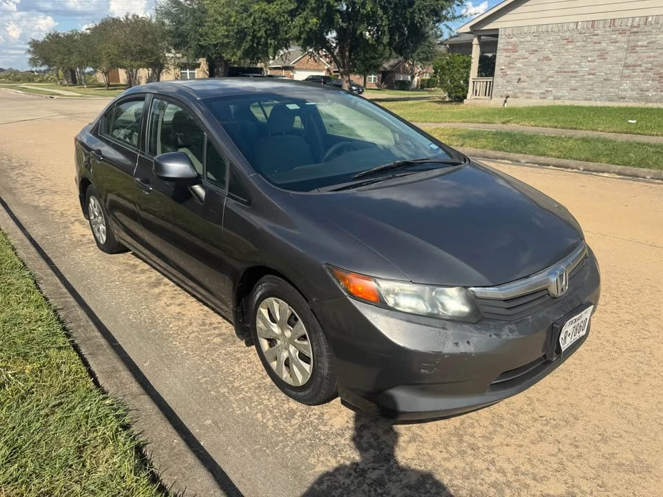 2012 Honda Civic 9th Gen - Image 3 of 11