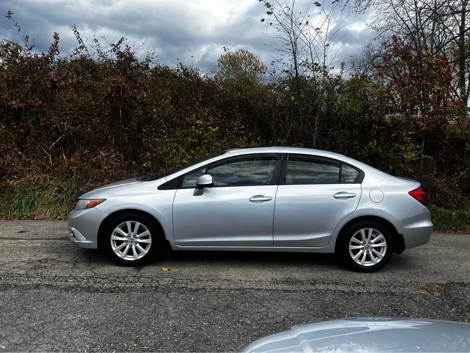 2012 Honda Civic 9th Gen - Image 2 of 17