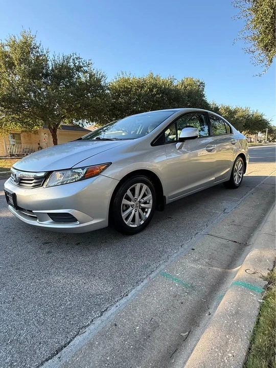 2012 Honda Civic 9th Gen - Image 5 of 16
