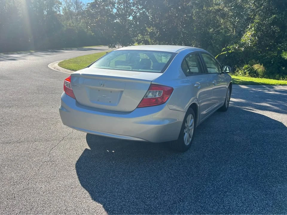 2012 Honda Civic 9th Gen - Image 2 of 11