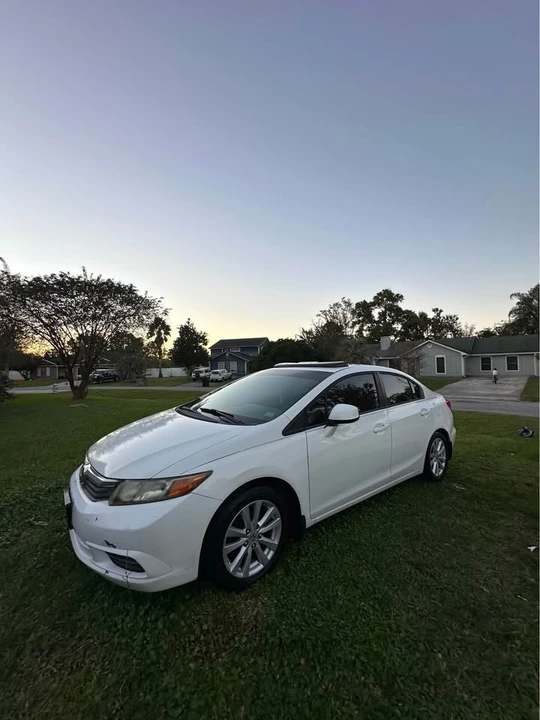 2012 Honda Civic 9th Gen - Image 5 of 16