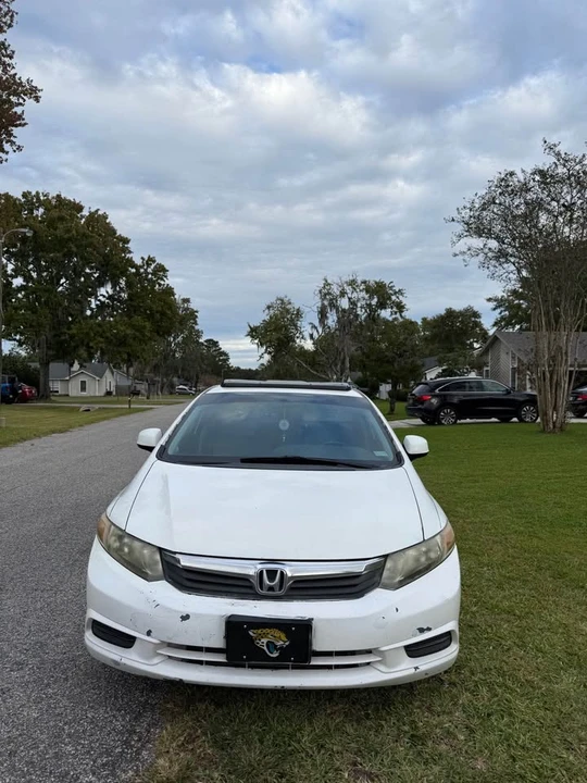 2012 Honda Civic 9th Gen - Image 3 of 16