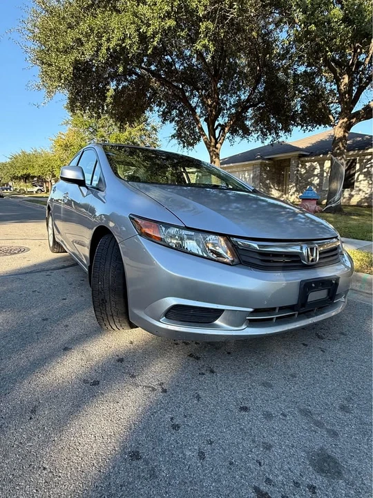 2012 Honda Civic 9th Gen - Image 3 of 16