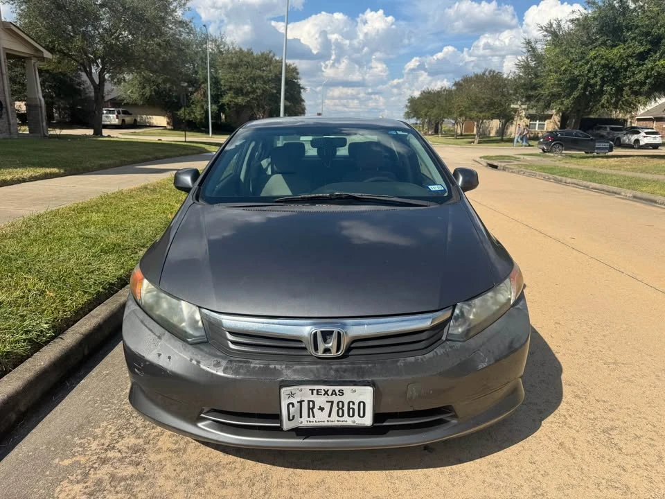 2012 Honda Civic 9th Gen - Image 2 of 11