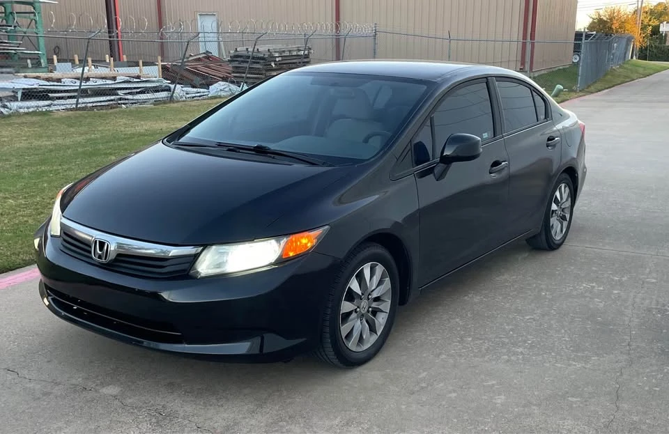 2012 Honda Civic 9th Gen - Image 2 of 8