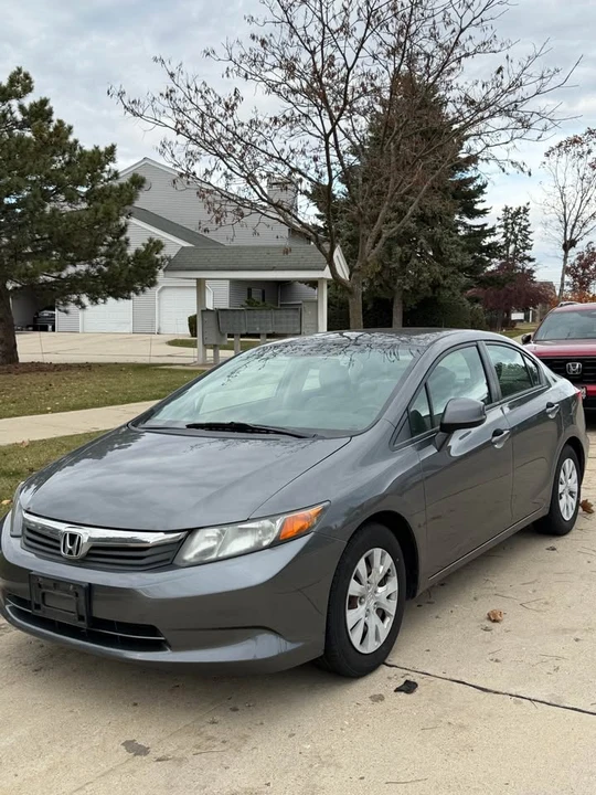 2012 Honda Civic 9th Gen - Image 2 of 8