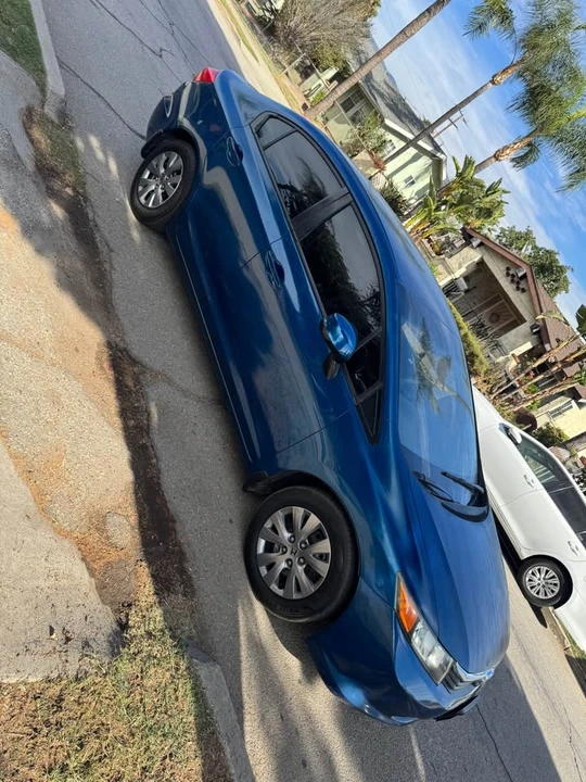 2012 Honda Civic 9th Gen - Image 2 of 6